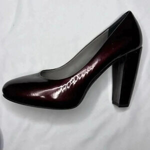 Theory patent leather size 38 1/2 burgundy heels